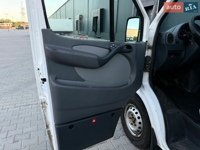 Белый Мерседес Sprinter, объемом двигателя 2.1 л и пробегом 400 тыс. км за 12300 $, фото 20 на Automoto.ua
