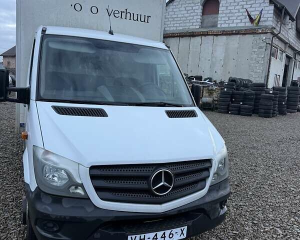 Белый Мерседес Sprinter, объемом двигателя 2.2 л и пробегом 340 тыс. км за 19900 $, фото 2 на Automoto.ua