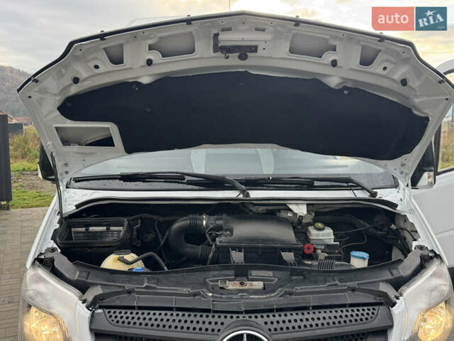 Белый Мерседес Sprinter, объемом двигателя 2.99 л и пробегом 518 тыс. км за 18999 $, фото 68 на Automoto.ua