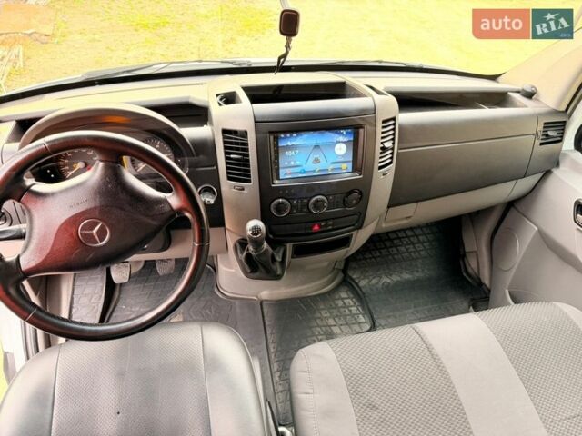 Белый Мерседес Sprinter, объемом двигателя 2.14 л и пробегом 504 тыс. км за 15000 $, фото 7 на Automoto.ua