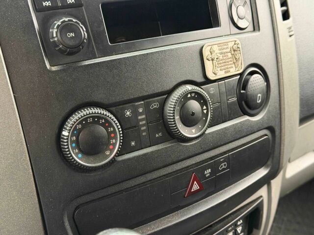 Белый Мерседес Sprinter, объемом двигателя 3 л и пробегом 429 тыс. км за 30000 $, фото 22 на Automoto.ua