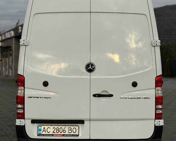 Белый Мерседес Sprinter, объемом двигателя 2.99 л и пробегом 518 тыс. км за 18999 $, фото 2 на Automoto.ua