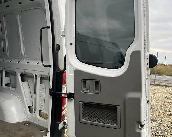 Белый Мерседес Sprinter, объемом двигателя 3 л и пробегом 360 тыс. км за 21500 $, фото 20 на Automoto.ua