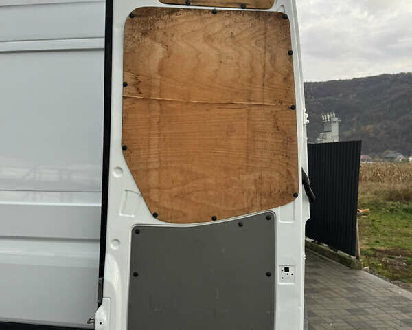 Белый Мерседес Sprinter, объемом двигателя 2.99 л и пробегом 518 тыс. км за 18999 $, фото 63 на Automoto.ua