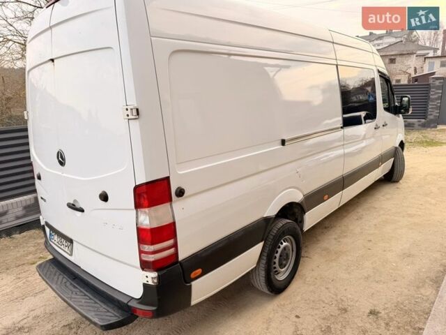 Белый Мерседес Sprinter, объемом двигателя 2.14 л и пробегом 504 тыс. км за 15000 $, фото 4 на Automoto.ua