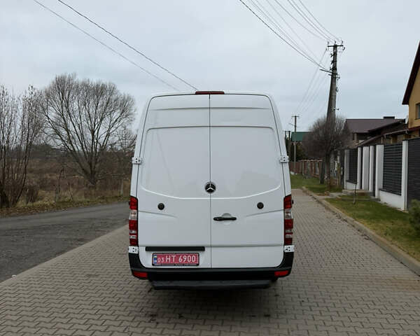 Белый Мерседес Sprinter, объемом двигателя 0 л и пробегом 294 тыс. км за 15800 $, фото 6 на Automoto.ua