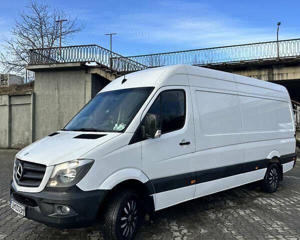 Белый Мерседес Sprinter, объемом двигателя 0 л и пробегом 270 тыс. км за 16500 $, фото 1 на Automoto.ua