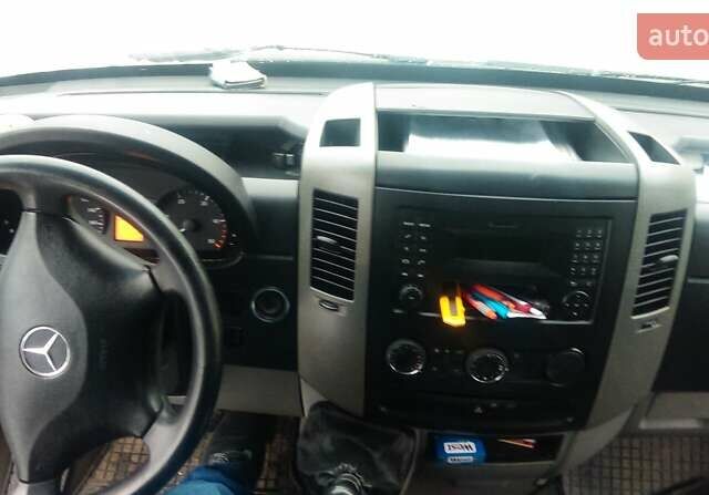 Белый Мерседес Sprinter, объемом двигателя 2.14 л и пробегом 373 тыс. км за 19000 $, фото 6 на Automoto.ua