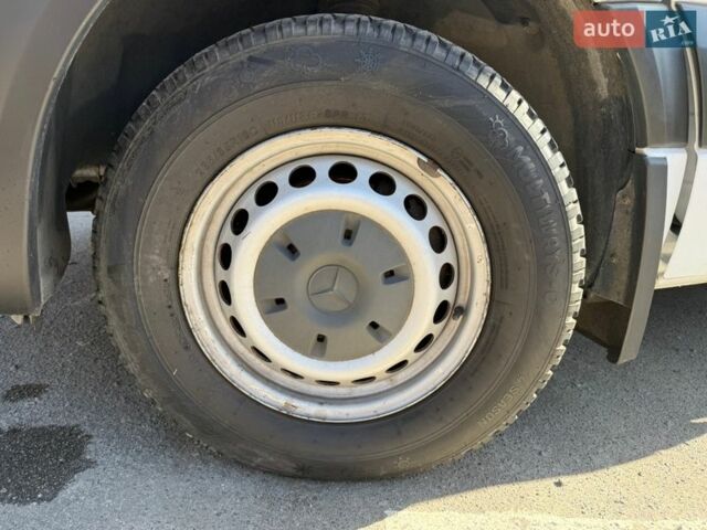 Белый Мерседес Sprinter, объемом двигателя 2.99 л и пробегом 243 тыс. км за 20900 $, фото 8 на Automoto.ua