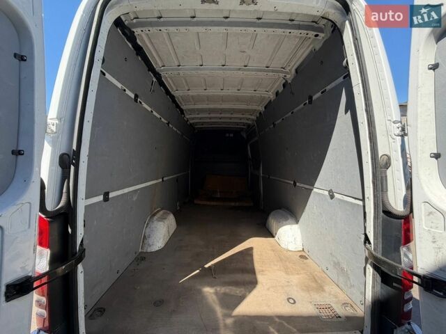 Белый Мерседес Sprinter, объемом двигателя 2.15 л и пробегом 345 тыс. км за 16500 $, фото 7 на Automoto.ua