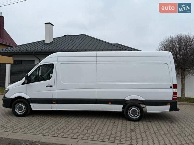 Белый Мерседес Sprinter, объемом двигателя 0 л и пробегом 294 тыс. км за 15800 $, фото 3 на Automoto.ua