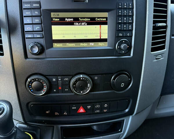 Білий Мерседес Sprinter, об'ємом двигуна 2.99 л та пробігом 380 тис. км за 19450 $, фото 18 на Automoto.ua