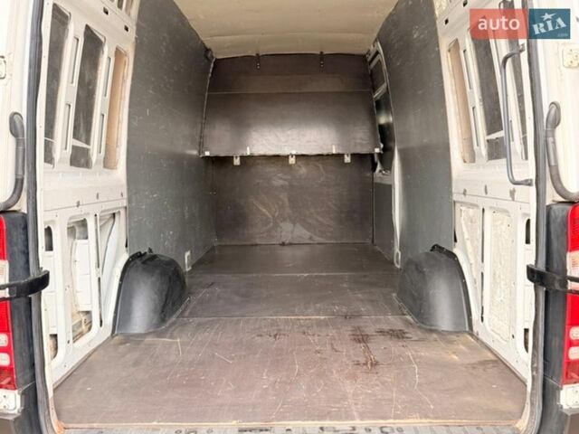 Белый Мерседес Sprinter, объемом двигателя 2.14 л и пробегом 504 тыс. км за 15000 $, фото 12 на Automoto.ua