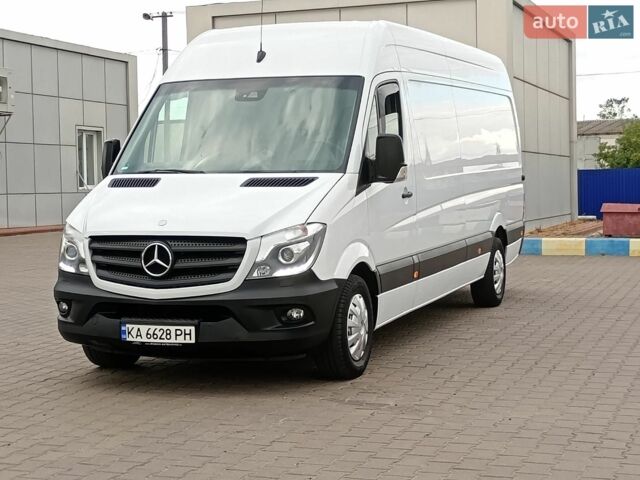 Белый Мерседес Sprinter, объемом двигателя 2.2 л и пробегом 260 тыс. км за 18700 $, фото 2 на Automoto.ua