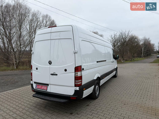 Белый Мерседес Sprinter, объемом двигателя 0 л и пробегом 294 тыс. км за 15800 $, фото 4 на Automoto.ua