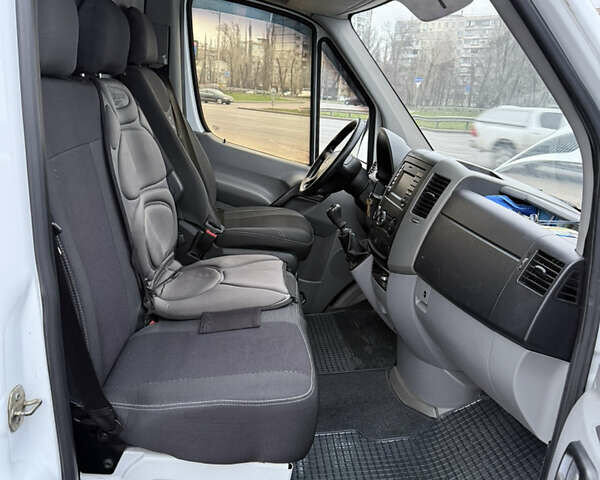 Белый Мерседес Sprinter, объемом двигателя 2.99 л и пробегом 243 тыс. км за 21000 $, фото 12 на Automoto.ua