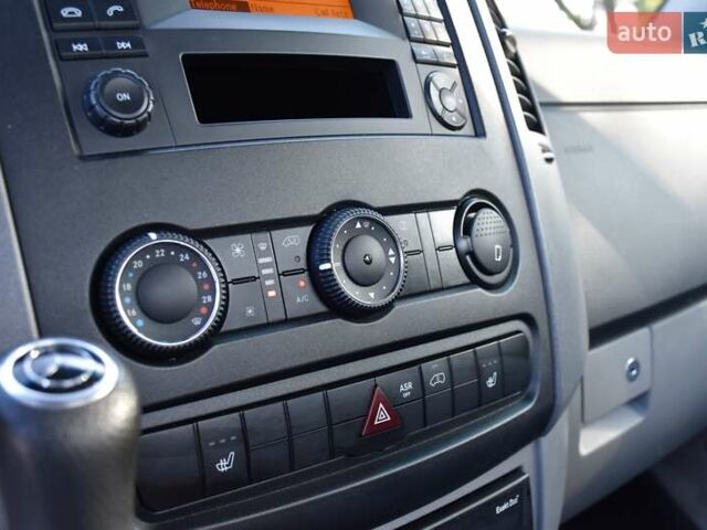 Белый Мерседес Sprinter, объемом двигателя 2.1 л и пробегом 208 тыс. км за 31950 $, фото 43 на Automoto.ua