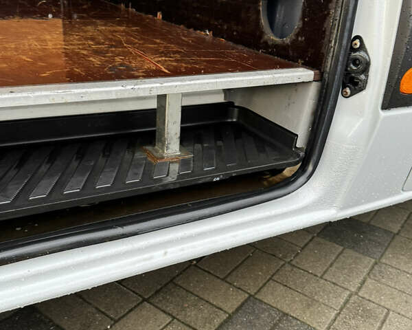 Белый Мерседес Sprinter, объемом двигателя 2.99 л и пробегом 518 тыс. км за 18999 $, фото 52 на Automoto.ua