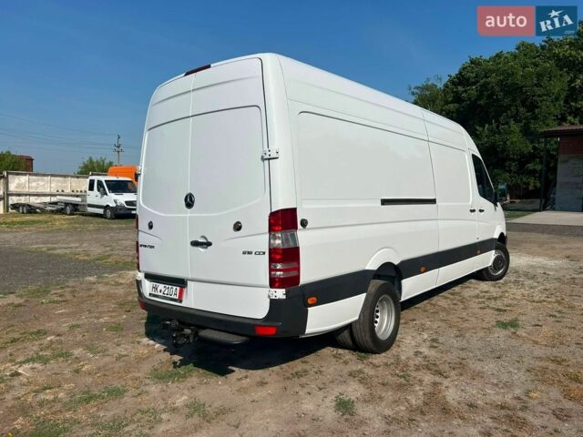 Белый Мерседес Sprinter, объемом двигателя 2.2 л и пробегом 183 тыс. км за 24699 $, фото 2 на Automoto.ua