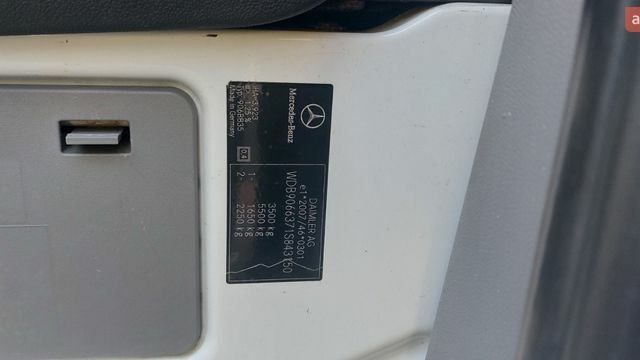 Белый Мерседес Sprinter, объемом двигателя 2.2 л и пробегом 530 тыс. км за 11800 $, фото 8 на Automoto.ua