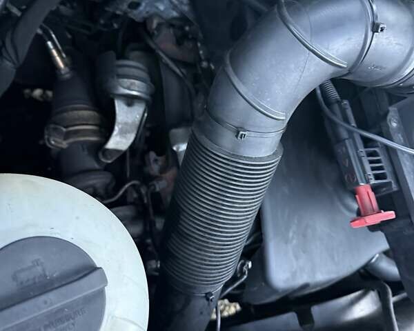 Белый Мерседес Sprinter, объемом двигателя 2.2 л и пробегом 340 тыс. км за 19900 $, фото 18 на Automoto.ua