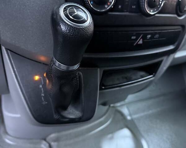 Белый Мерседес Sprinter, объемом двигателя 2.2 л и пробегом 340 тыс. км за 19900 $, фото 6 на Automoto.ua