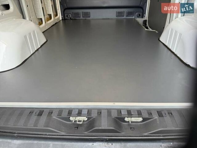 Мерседес Sprinter 2014 в Броварах на Automoto.ua Белый Мерседес Sprinter, объемом двигателя 3 л и пробегом 291 тыс. км за 20000 $, фото 24 на Automoto.ua