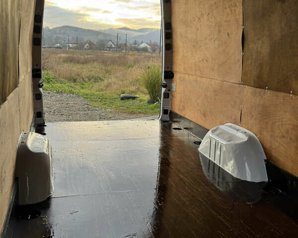 Белый Мерседес Sprinter, объемом двигателя 2.99 л и пробегом 518 тыс. км за 18999 $, фото 45 на Automoto.ua