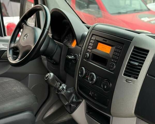 Мерседес Sprinter 2015 в Черновцах на Automoto.ua Белый Мерседес Sprinter, объемом двигателя 2.14 л и пробегом 306 тыс. км за 15800 $, фото 11 на Automoto.ua