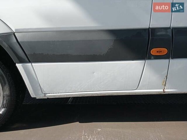 Белый Мерседес Sprinter, объемом двигателя 2.2 л и пробегом 290 тыс. км за 13200 $, фото 10 на Automoto.ua