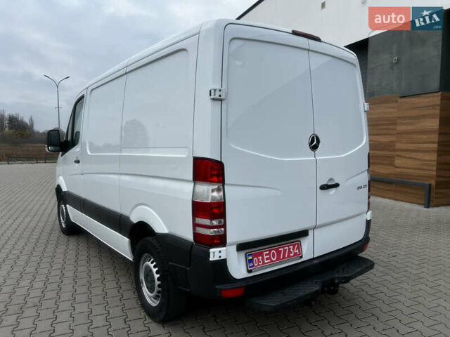 Белый Мерседес Sprinter, объемом двигателя 2.2 л и пробегом 272 тыс. км за 14800 $, фото 4 на Automoto.ua