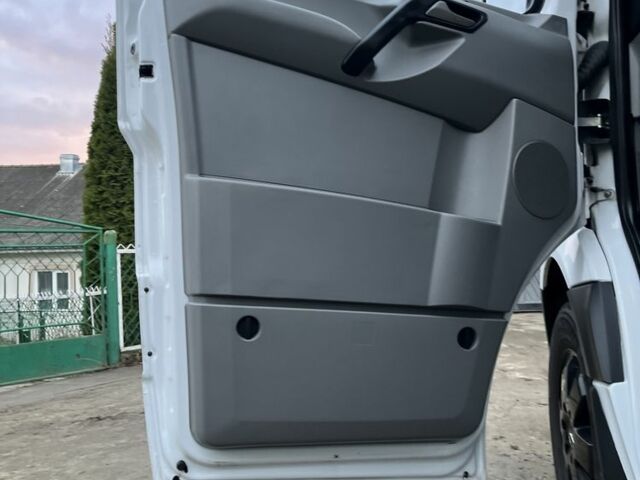 Белый Мерседес Sprinter, объемом двигателя 3 л и пробегом 498 тыс. км за 37131 $, фото 12 на Automoto.ua