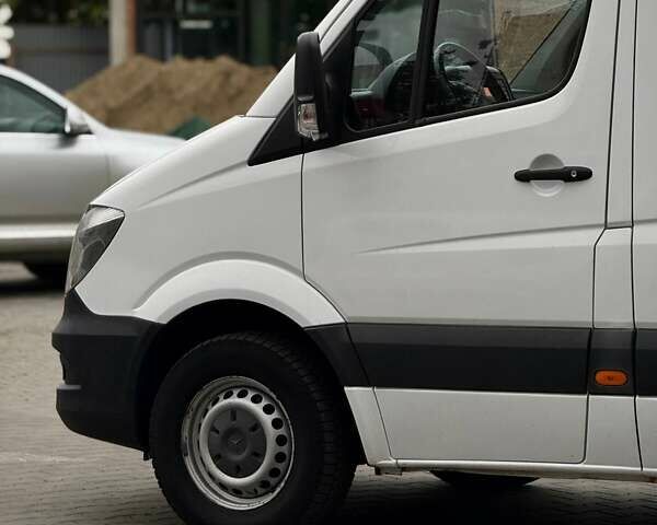 Мерседес Sprinter 2015 в Черновцах на Automoto.ua Белый Мерседес Sprinter, объемом двигателя 2.14 л и пробегом 306 тыс. км за 15800 $, фото 4 на Automoto.ua