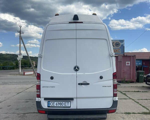 Белый Мерседес Sprinter, объемом двигателя 2.2 л и пробегом 195 тыс. км за 38500 $, фото 7 на Automoto.ua