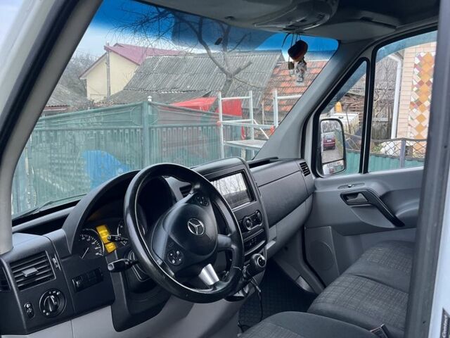 Белый Мерседес Sprinter, объемом двигателя 3 л и пробегом 498 тыс. км за 37131 $, фото 4 на Automoto.ua