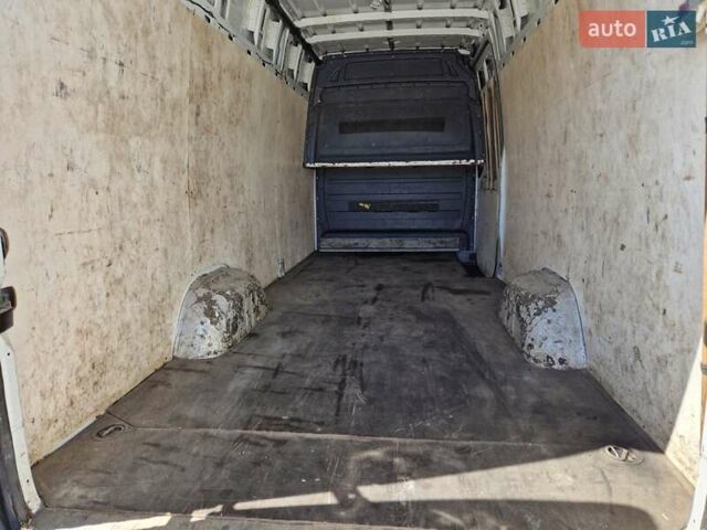 Белый Мерседес Sprinter, объемом двигателя 2.2 л и пробегом 340 тыс. км за 17500 $, фото 4 на Automoto.ua