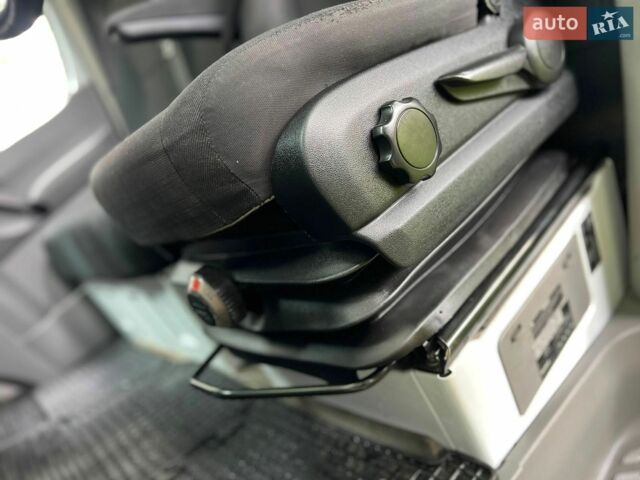 Білий Мерседес Sprinter, об'ємом двигуна 2.2 л та пробігом 335 тис. км за 17700 $, фото 53 на Automoto.ua