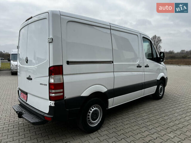 Белый Мерседес Sprinter, объемом двигателя 2.2 л и пробегом 272 тыс. км за 14800 $, фото 7 на Automoto.ua