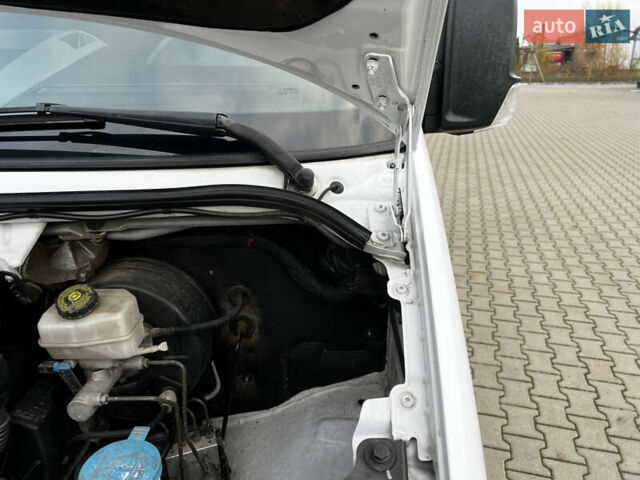 Белый Мерседес Sprinter, объемом двигателя 2.2 л и пробегом 272 тыс. км за 14800 $, фото 34 на Automoto.ua