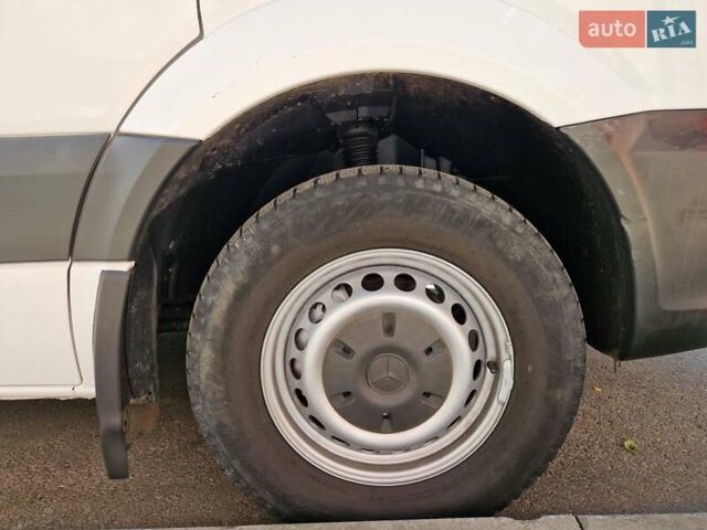 Белый Мерседес Sprinter, объемом двигателя 2.2 л и пробегом 340 тыс. км за 17500 $, фото 9 на Automoto.ua