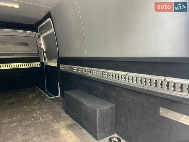 Белый Мерседес Sprinter, объемом двигателя 3 л и пробегом 259 тыс. км за 27500 $, фото 13 на Automoto.ua