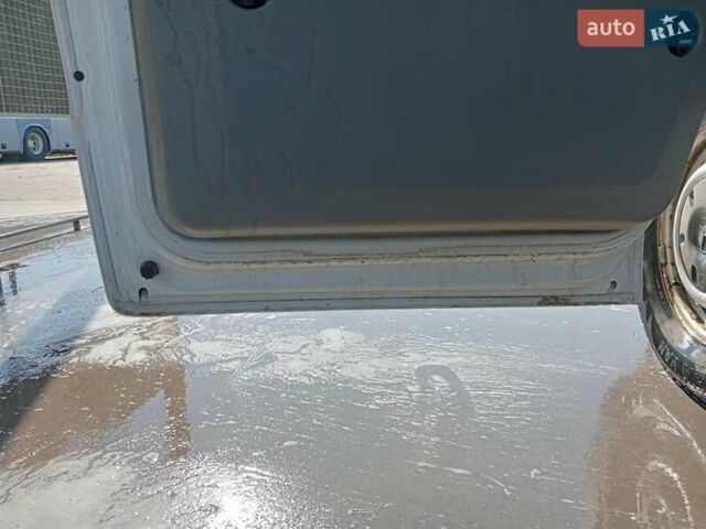 Белый Мерседес Sprinter, объемом двигателя 2.2 л и пробегом 290 тыс. км за 13200 $, фото 9 на Automoto.ua