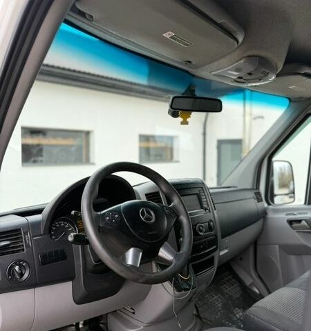 Белый Мерседес Sprinter, объемом двигателя 2.99 л и пробегом 560 тыс. км за 19500 $, фото 6 на Automoto.ua