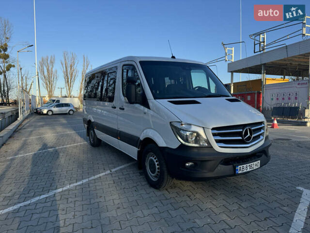 Белый Мерседес Sprinter, объемом двигателя 2.99 л и пробегом 320 тыс. км за 25500 $, фото 2 на Automoto.ua