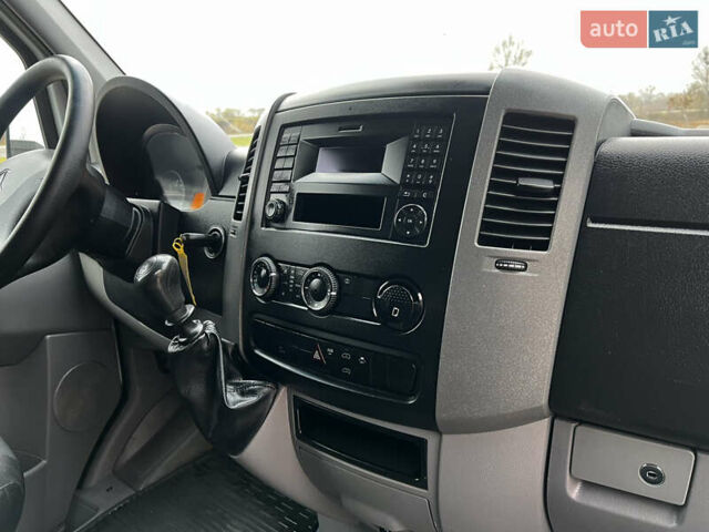 Белый Мерседес Sprinter, объемом двигателя 2.2 л и пробегом 272 тыс. км за 14800 $, фото 24 на Automoto.ua