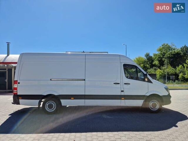 Белый Мерседес Sprinter, объемом двигателя 2.2 л и пробегом 340 тыс. км за 17500 $, фото 2 на Automoto.ua