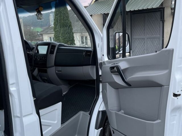 Белый Мерседес Sprinter, объемом двигателя 3 л и пробегом 498 тыс. км за 37131 $, фото 6 на Automoto.ua