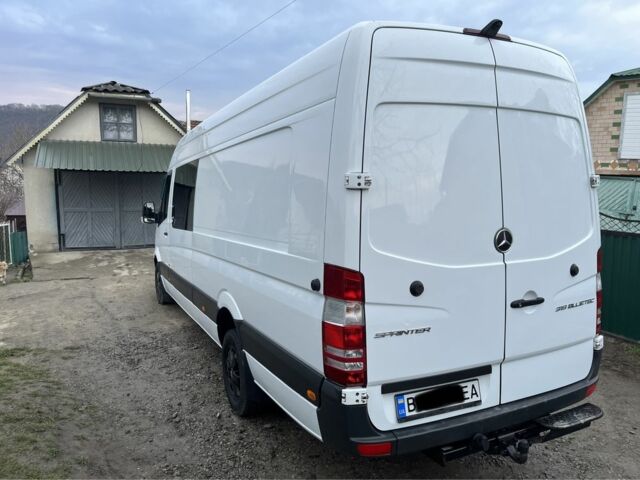 Белый Мерседес Sprinter, объемом двигателя 3 л и пробегом 498 тыс. км за 37131 $, фото 3 на Automoto.ua