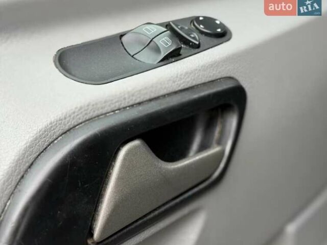 Білий Мерседес Sprinter, об'ємом двигуна 0 л та пробігом 185 тис. км за 16700 $, фото 7 на Automoto.ua