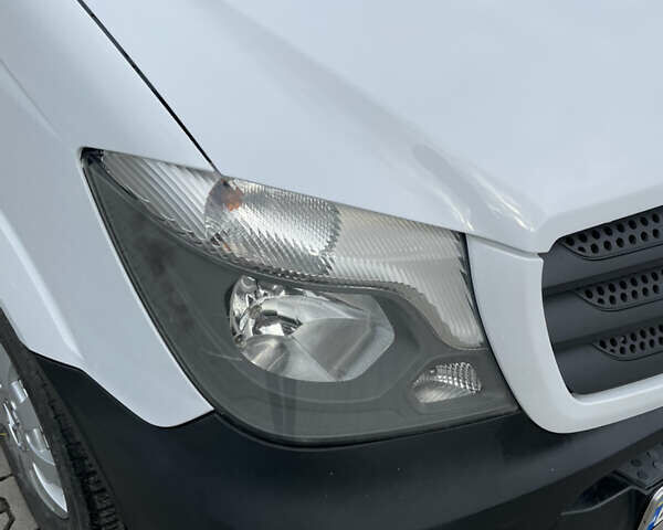 Білий Мерседес Sprinter, об'ємом двигуна 2.14 л та пробігом 375 тис. км за 17500 $, фото 9 на Automoto.ua